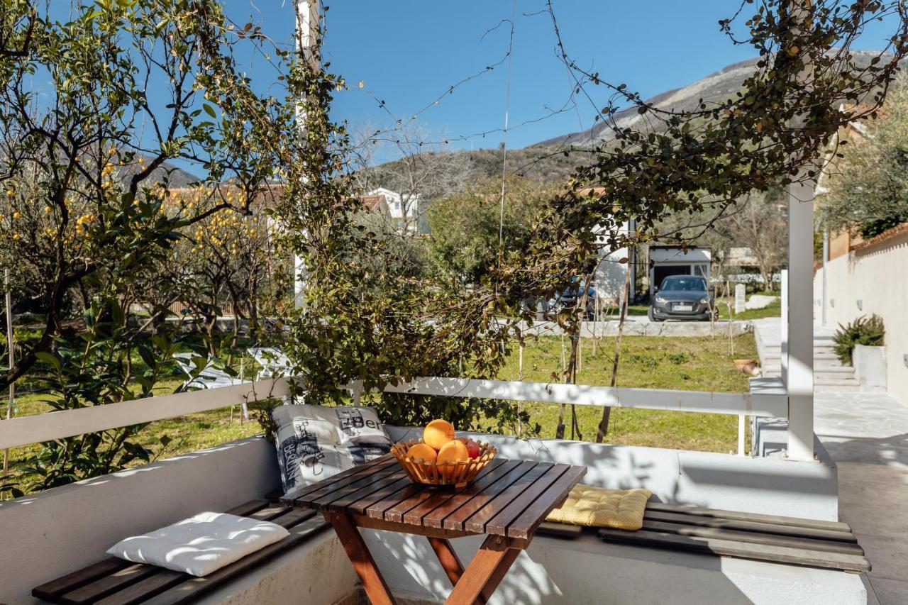 Stylish Mini-House With Garden & Beach Bijela Exterior foto